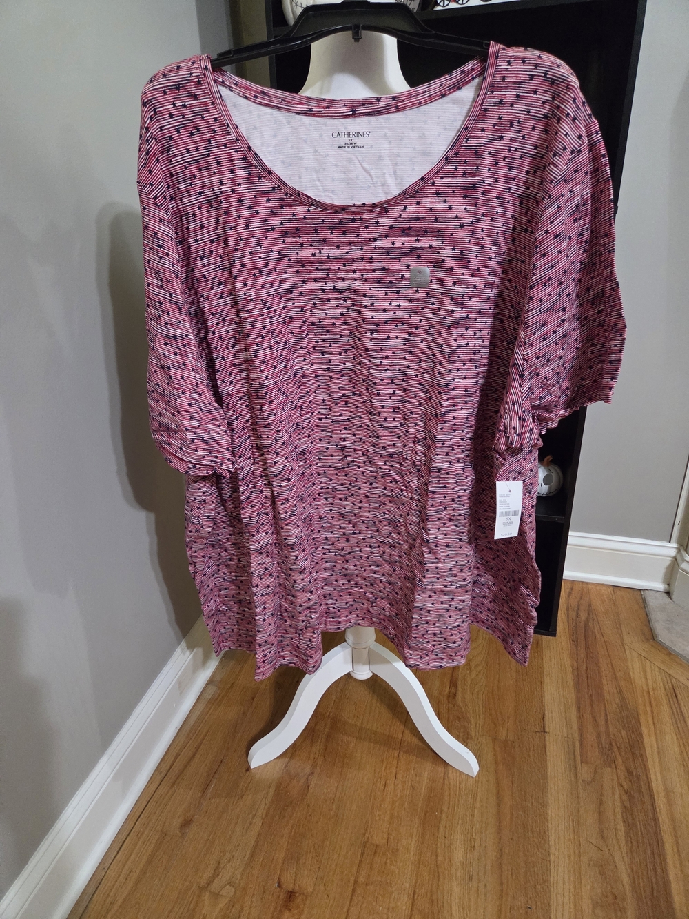 Catherines Red Heathered Scoop Neck Short Sleeve Top With Star Accents